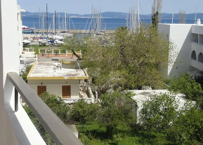 Отель Yiorgos 2*